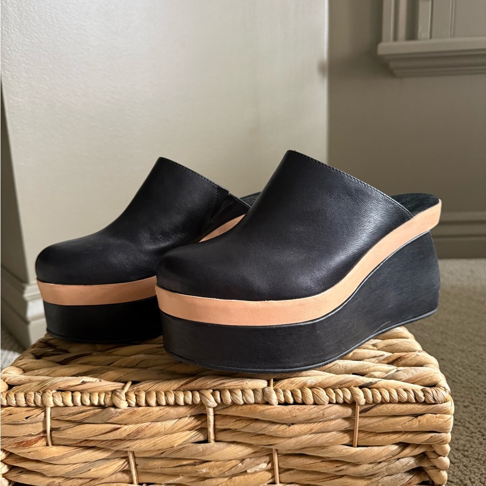 Artisan Crafted by Ziggy, black and tan platform clogs.